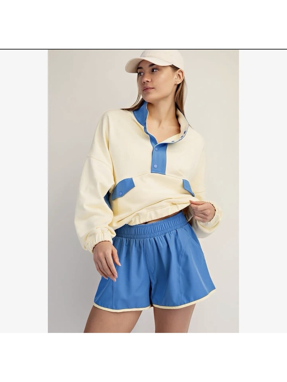 Rae Mode Women’s Small 2 Piece Pullover Shorts Set Blue Cream Athleisure - Picture 2 of 4